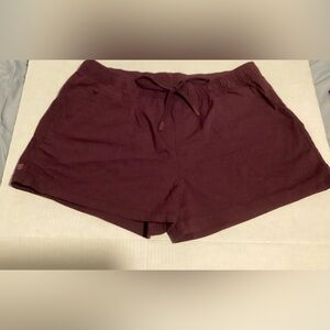 Title Nine Women’s XL Shorts Wine Color